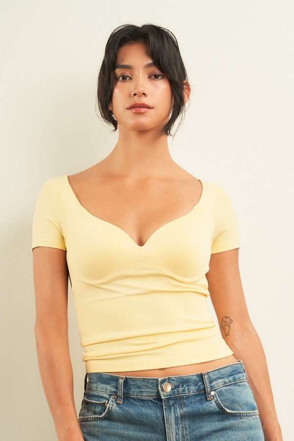 56194 / ANWND<br/>Ribbed Sweetheart-Neck Top